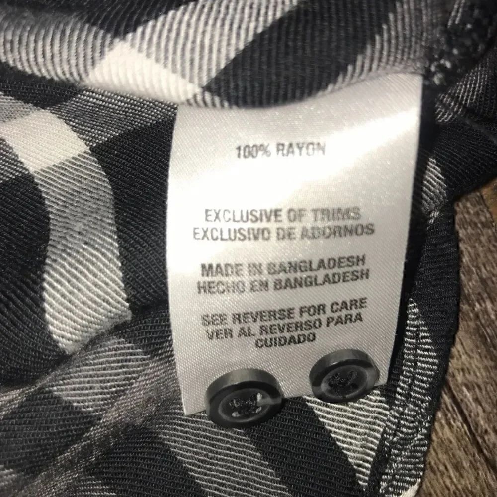 Woolrich Buttonfront Shirt: 100% Raylon - Picture 4 of 5